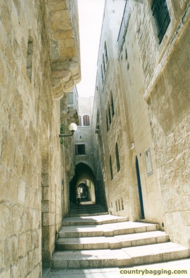 The backstreets of Jerusalem - www.countrybagging.com