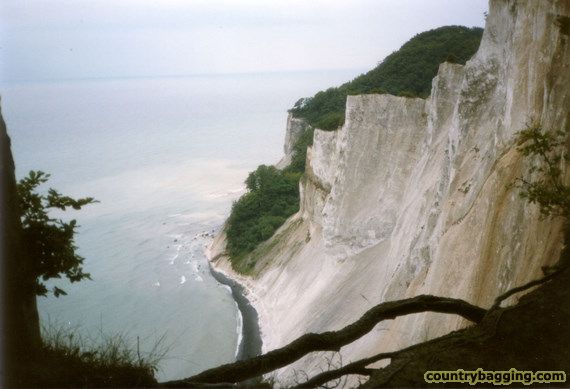 The cliffs at Mon - www.countrybagging.com