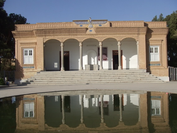 Zoroastrian temple, Yazd - www.countrybagging.com