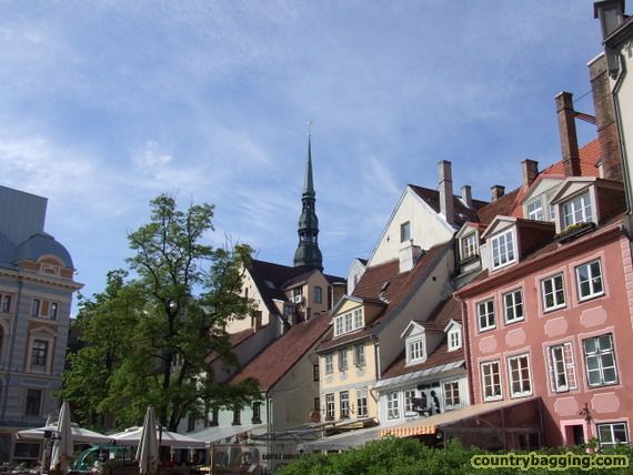 Livu Square, Riga - www.countrybagging.com