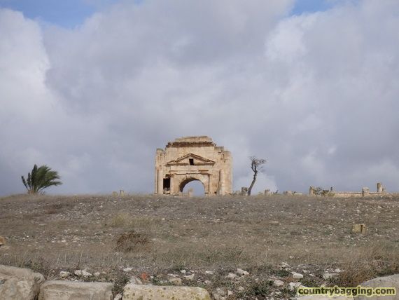 Roman Arch at Mactaris - www.countrybagging.com