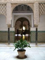 Inside the Alcázar, Seville - www.countrybagging.com
