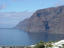 The Cliffs of Los Gigantes - www.countrybagging.com